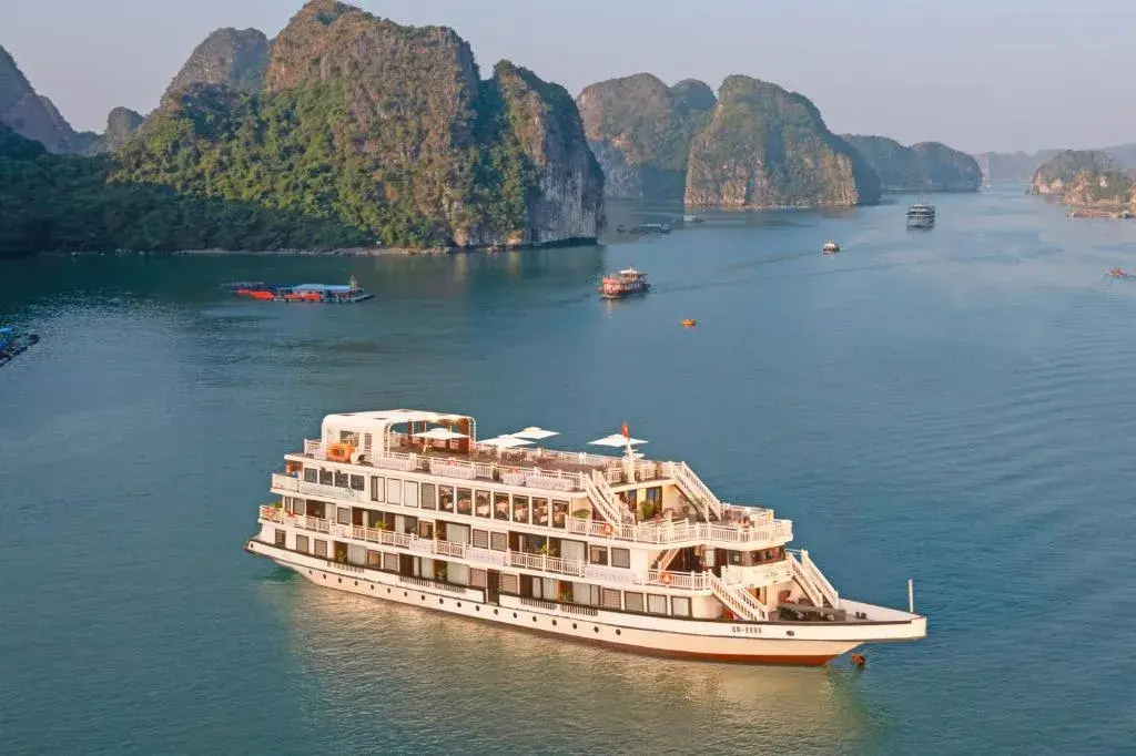 آرکادی بوتیک کروز هالونگ ویتنام - هالونگ