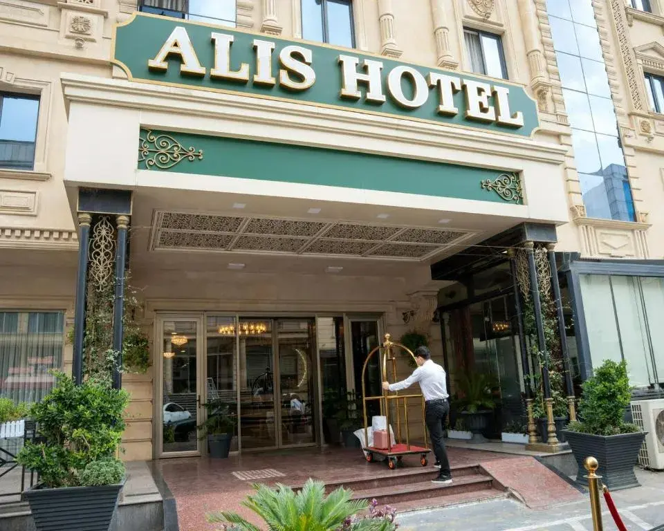 آلیس بیزینس باکو - باکو