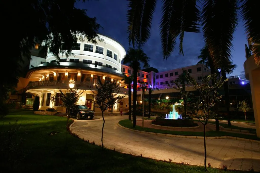 هتل اینتوریست پالاس باتومی