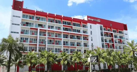 هتل اسلیپ ویت می