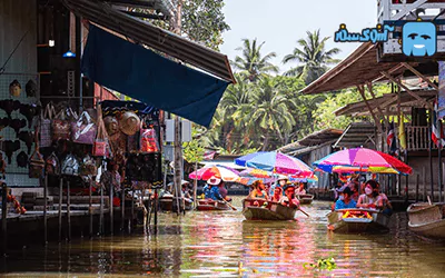 بازار شناور دامنون سادواک در تایلند