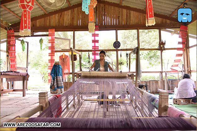 خانه ابریشم تایلندی  در دهکده فیل پاتایا