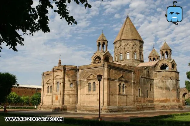 کلیسای مادر مقدس از جاهای دیدنی ارمنستان