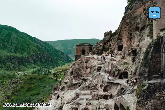 شهر غاری واردزیا  یکی از جاهای دیدنی گرجستان