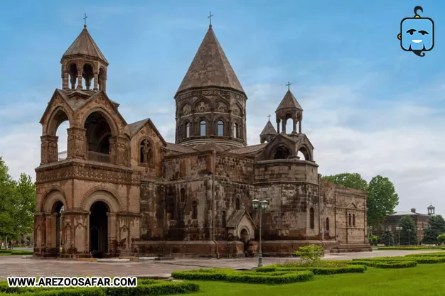 کلیساهای ایروان | معرفی ۸ کلیسا ایروان با عکس